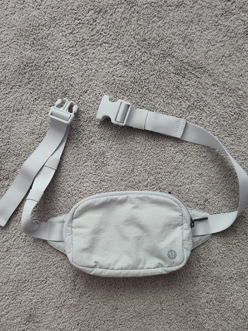 Lululemon  Athletica Light Gray Belt Bag